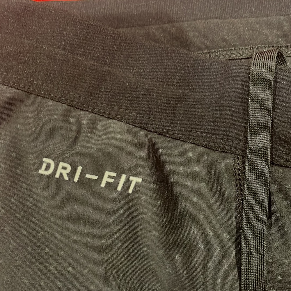Nike Dri-Fit women’s Workout Leggings. EUC - Picture 6 of 9